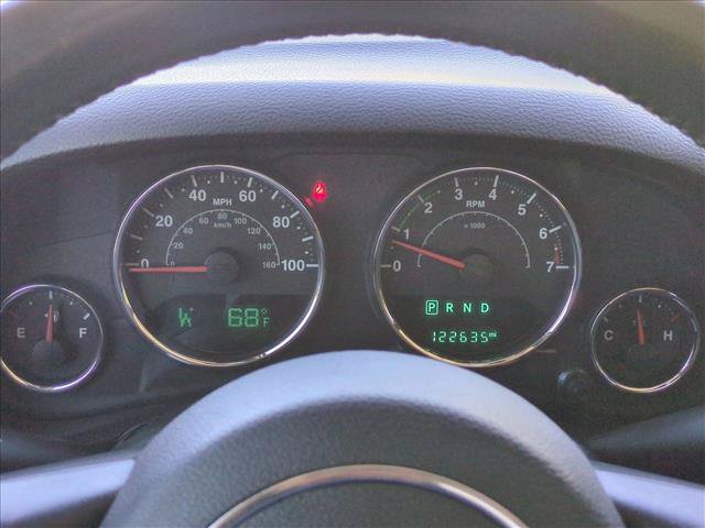 Used 2018 Jeep Wrangler Unlimited Sahara w/ Connectivity Group AWD/4WD image 11