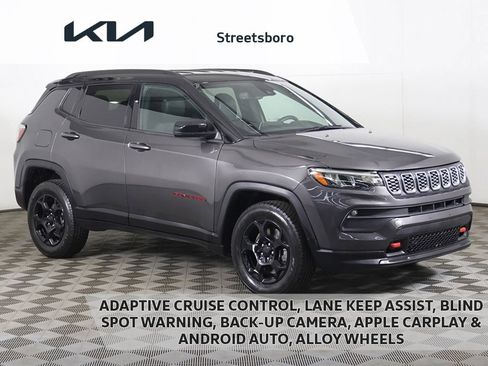 Used 2024 Jeep Compass Trailhawk AWD/4WD image 1