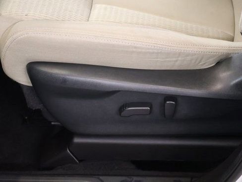 Used 2022 Subaru Ascent Premium w/ Convenience Package image 13