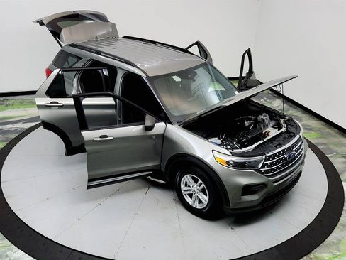 Used 2020 Ford Explorer XLT RWD image 38