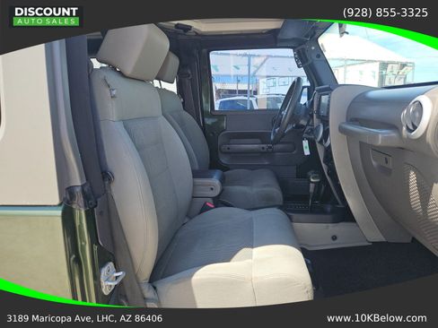 Used 2008 Jeep Wrangler Sahara w/ Dual Top Group AWD/4WD image 9
