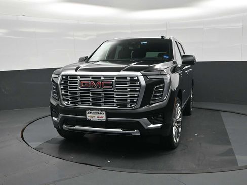 New 2026 GMC Yukon Denali w/ Sun & Power Step Package AWD/4WD image 5
