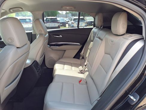 Used 2023 Cadillac XT4 Luxury FWD image 18