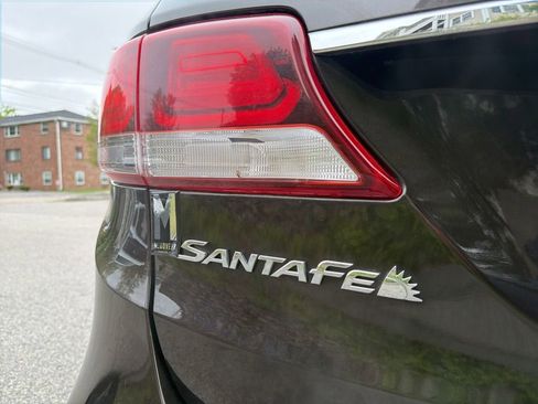 Used 2017 Hyundai Santa Fe Limited FWD image 7