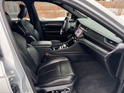 Used 2021 Jeep Grand Cherokee L Overland w/ Advanced Protech Group III image 12