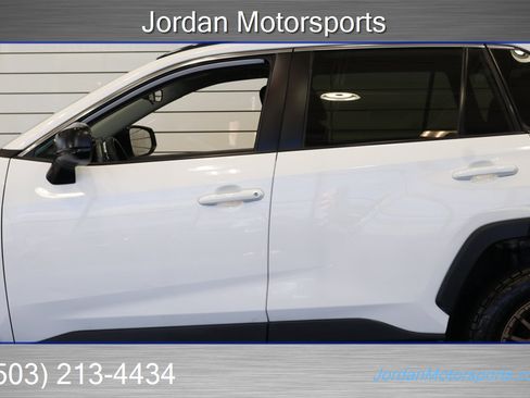 Used 2020 Toyota RAV4 LE image 54