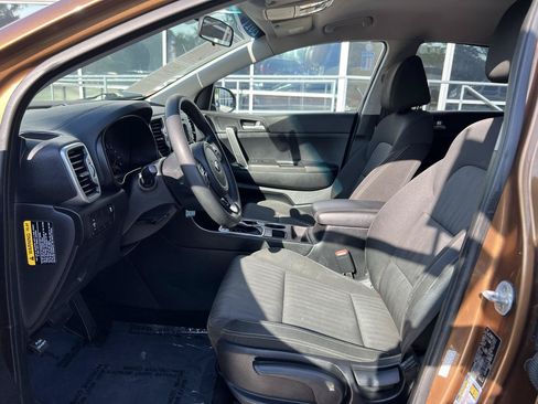 Used 2017 Kia Sportage LX FWD image 11