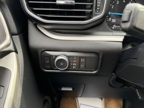 Used 2021 Ford Explorer XLT w/ Equipment Group 202A image 21