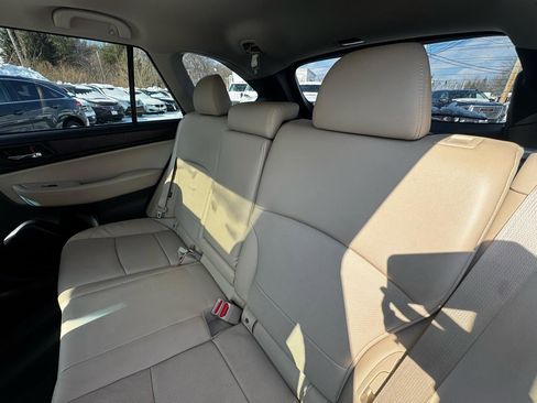 Used 2017 Subaru Outback 2.5i Limited image 11