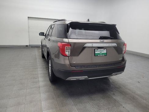 Used 2021 Ford Explorer XLT w/ Equipment Group 202A AWD/4WD image 5