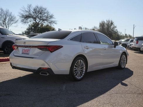 Used 2020 Toyota Avalon Limited image 6
