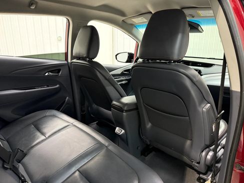 Used 2020 Chevrolet Bolt Premier w/ Infotainment Package FWD image 18