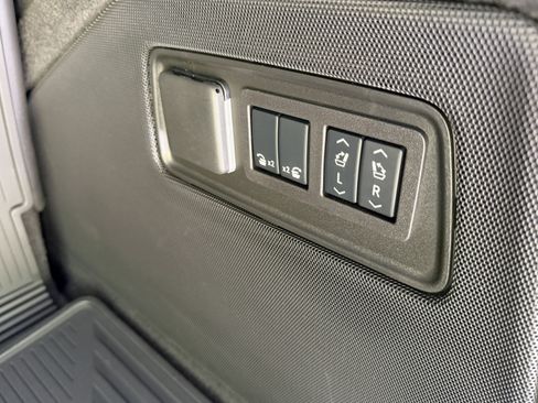 Used 2025 Cadillac Escalade Sport Platinum AWD/4WD image 10