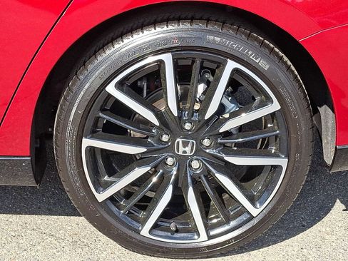 Used 2023 Honda Accord Touring image 7