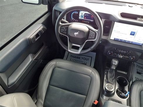 Used 2024 Ford Bronco Outer Banks image 13
