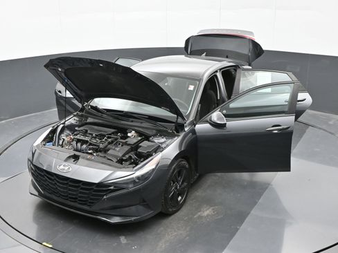 Used 2023 Hyundai Elantra SEL image 47
