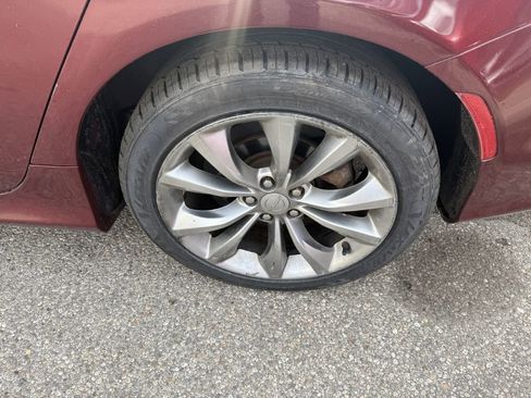 Used 2015 Chrysler 200 S w/ Comfort Group image 18