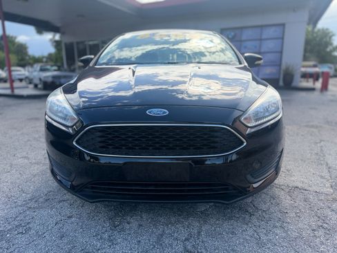 Used 2016 Ford Focus SE w/ SE Power Seat Package FWD image 8