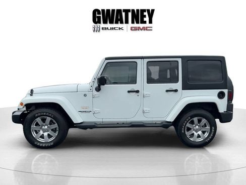Used 2014 Jeep Wrangler Unlimited Sahara w/ Max Tow Package AWD/4WD image 6