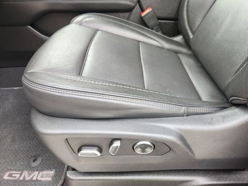 Used 2025 GMC Yukon Denali AWD/4WD image 23
