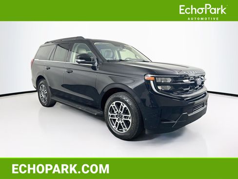 Used 2025 Ford Expedition Active AWD/4WD image 1