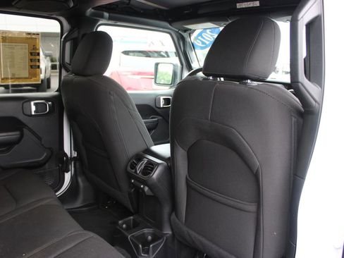 Used 2019 Jeep Wrangler Unlimited Sport S AWD/4WD image 32