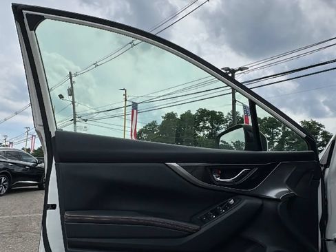 Used 2019 Subaru Crosstrek 2.0i Limited w/ Moonroof Package w/Navigation AWD/4WD image 9