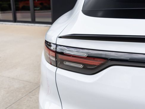 Certified 2020 Porsche Cayenne Turbo AWD/4WD image 15