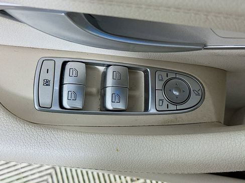 Used 2018 Mercedes-Benz E 300 image 22