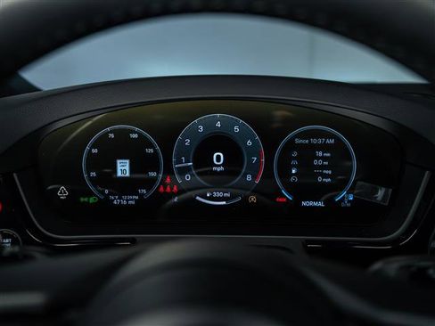 Certified 2025 Porsche Cayenne Coupe AWD/4WD image 21