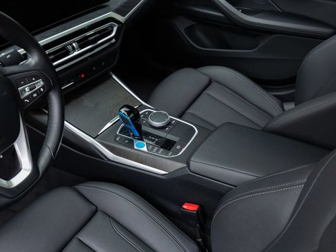 Used 2023 BMW i4 eDrive40 w/ Premium Package RWD image 34
