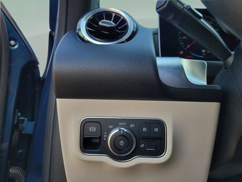 Certified 2021 Mercedes-Benz GLB 250 GLB 250 image 25