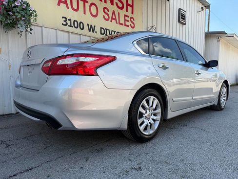 Used 2017 Nissan Altima 2.5 S w/ Power Driver Seat Package FWD image 4