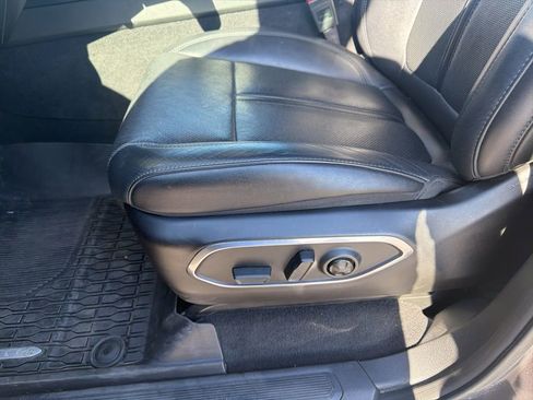 Used 2024 Jeep Wagoneer L Series II w/ Flexible Seating Group image 21