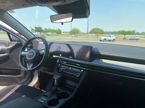 Used 2026 Hyundai Sonata SE FWD image 23