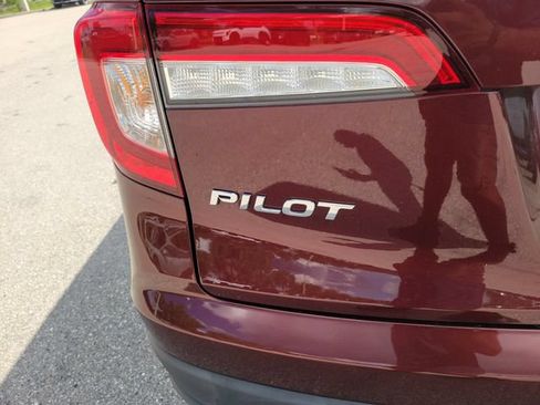 Used 2022 Honda Pilot Special Edition image 12