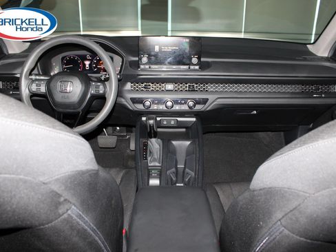 Used 2025 Honda Accord LX image 18