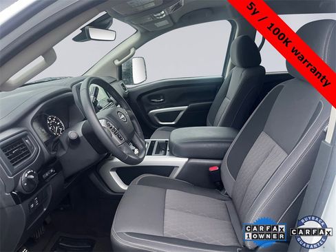Used 2024 Nissan Titan SV w/ SV Convenience Package image 15