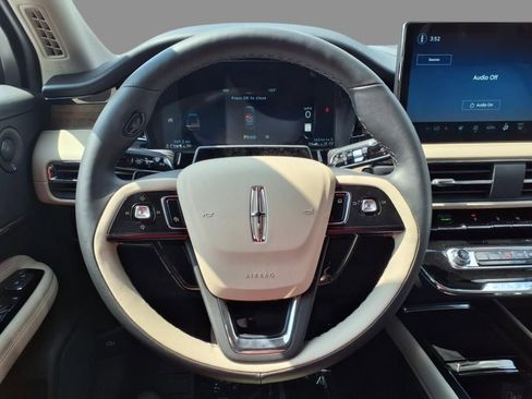 New 2025 Lincoln Corsair Reserve w/ Equipment Group 202A AWD/4WD image 18