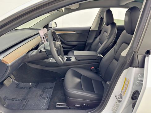 Used 2023 Tesla Model 3 Standard Range image 16