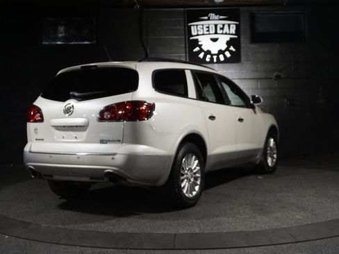 Used 2009 Buick Enclave CXL w/ Entertainment Package #2 image 4