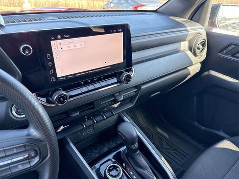 Used 2023 Chevrolet Colorado Trail Boss w/ Technology Package image 19