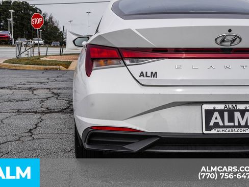 Used 2023 Hyundai Elantra SEL image 17