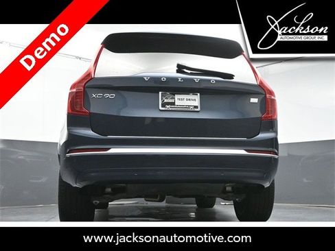 Certified 2024 Volvo XC90 T8 Plus w/ Protection Package Premier image 38