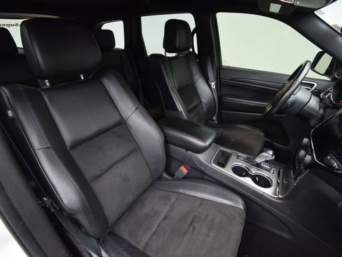 Used 2020 Jeep Grand Cherokee Altitude image 17