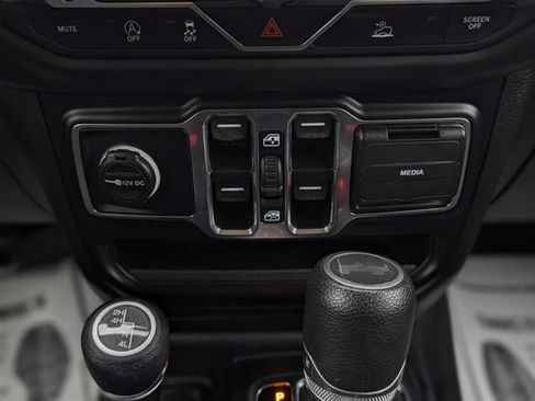 Used 2021 Jeep Wrangler Unlimited Sport AWD/4WD image 42