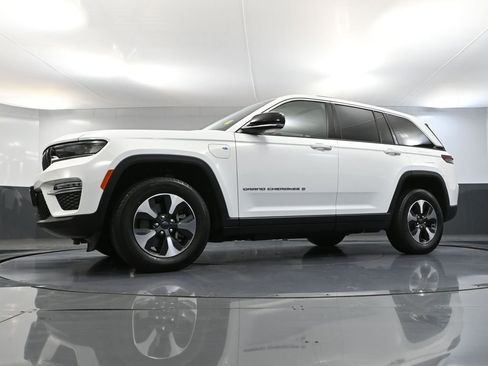 Used 2022 Jeep Grand Cherokee Limited 4xe image 57