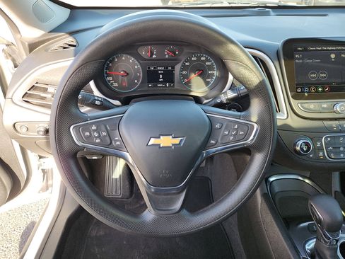 Used 2024 Chevrolet Malibu LT image 16