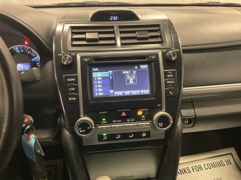 Used 2014 Toyota Camry SE FWD image 23