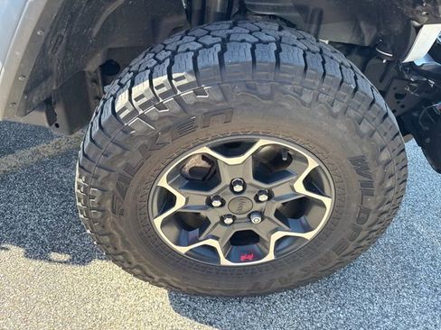 Used 2023 Jeep Gladiator Rubicon w/ LED Lighting Group AWD/4WD image 14